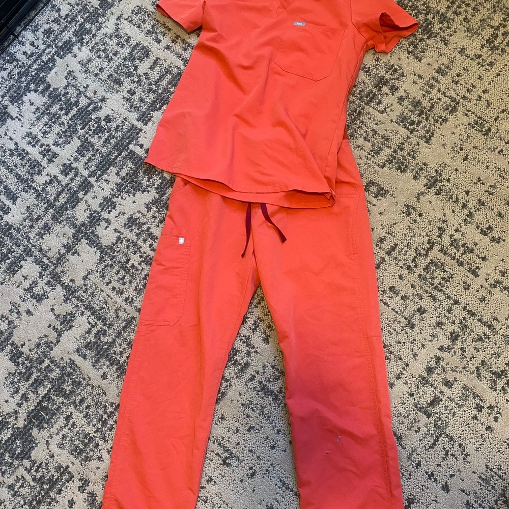 Red Scrub Set - Picture 3 of 3